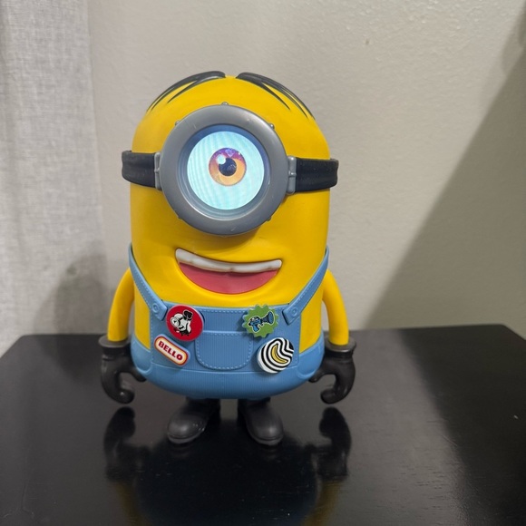Minions 2019 The Rise Of Gru Real Live Stuart 8" Sound Animated Eye WORKS - Picture 1 of 7
